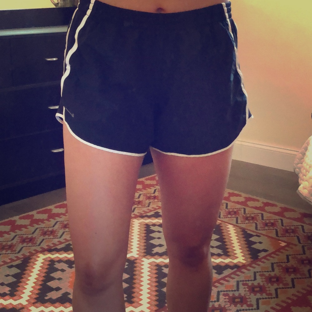 Black Nike Training Shorts - size L